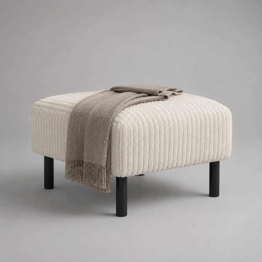 Poggiapiedi 80 cm 60 cm 45 cm rettangolare in tessuto bouclé avorio con gambe cilindriche in acciaio nero